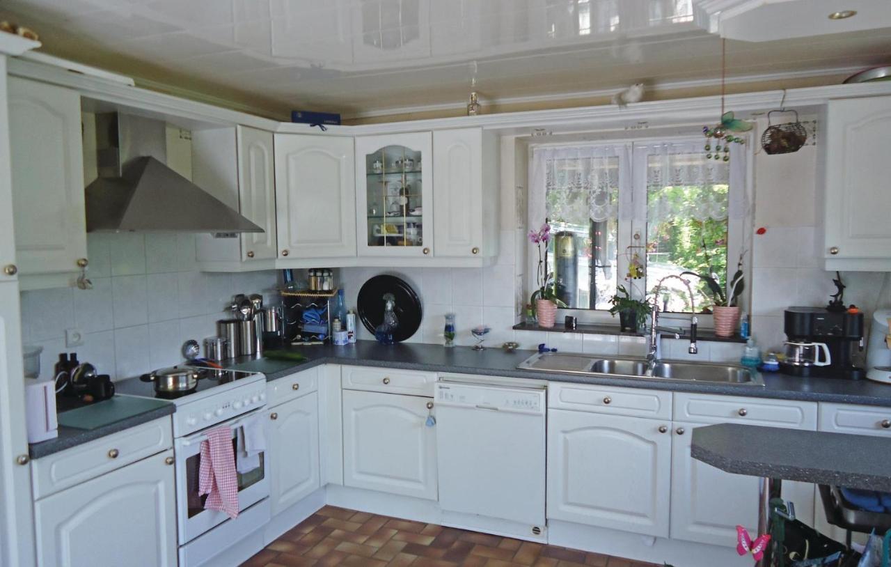 Awesome Home In Chevron With Kitchen Buitenkant foto